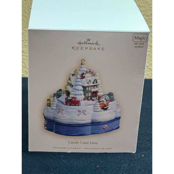 2007 Candy Cane Lane (Candy Cane Lane) Hallmark Keepsake Christmas Tree - Picture 1 of 15